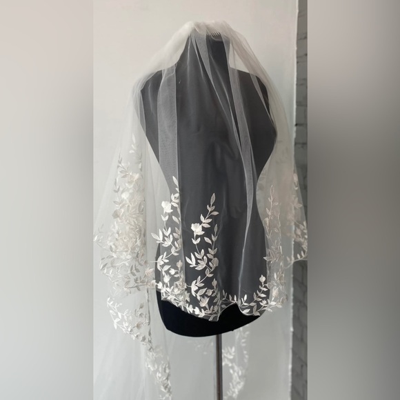 Wedding Veil - Ivory Lace Leaf /Vine Embroidered Veil with Blusher, Handmade - Picture 2 of 9